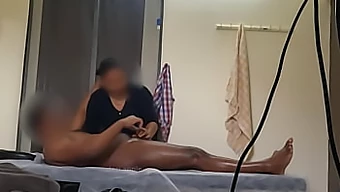 Kejutan panti pijat: kenikmatan oral dan penamat kontol besar