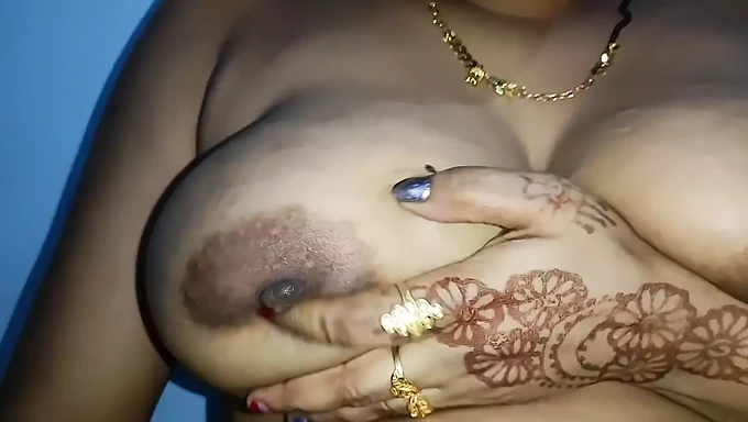 POV cu un Bhabhi Desi cu sfarcuri mari si sani mari