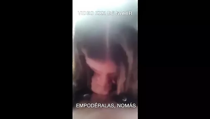 Um homem e uma mulher fazem sexo em um quintal. Você não vai querer perder essa cena quente!